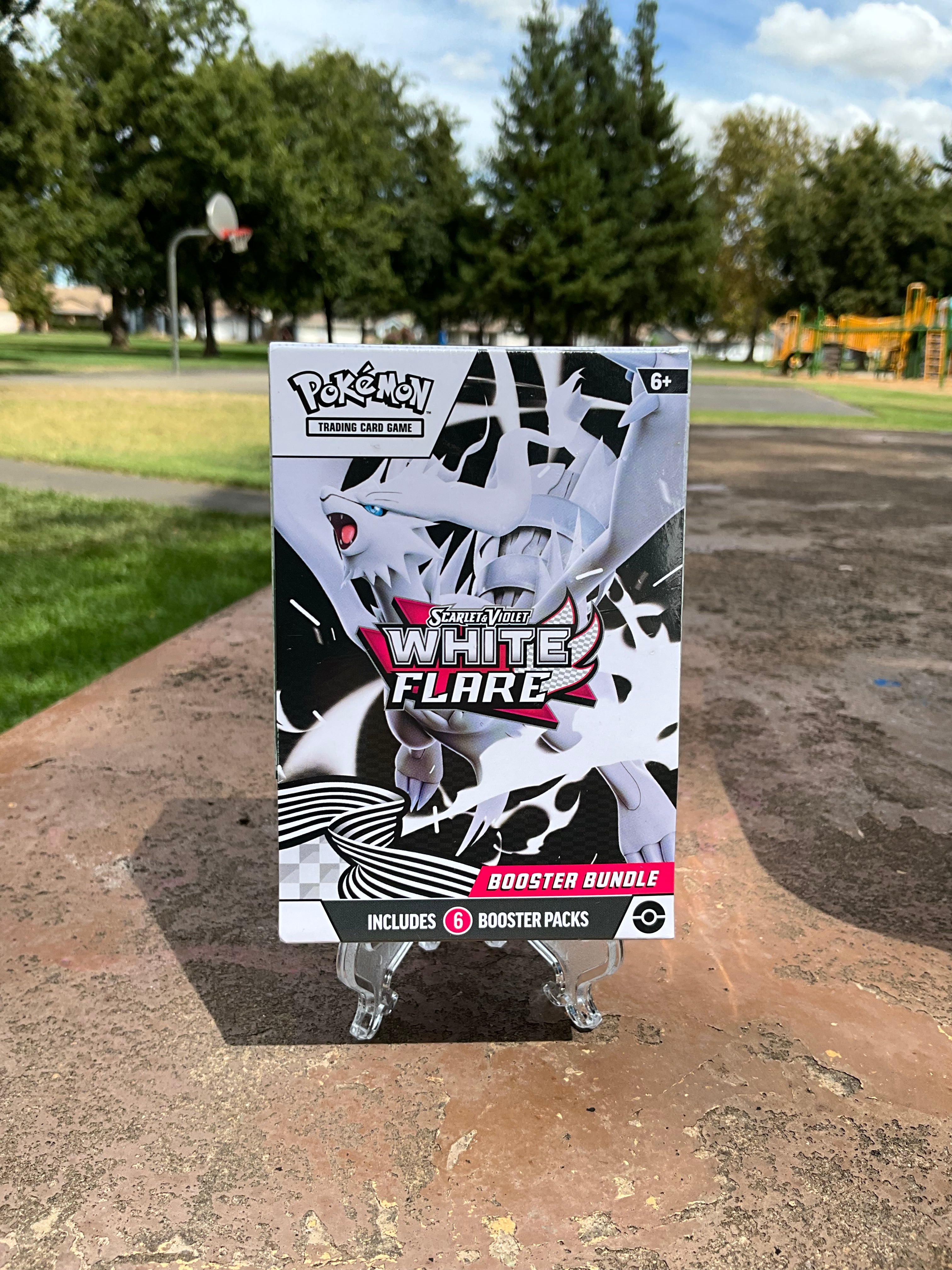 Pokemon TCG: Scarlet and Violet-White Flare Booster Bundle